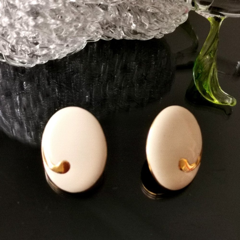 3 for $25 - Vintage CORO oval cream/gold enamel pierced earring